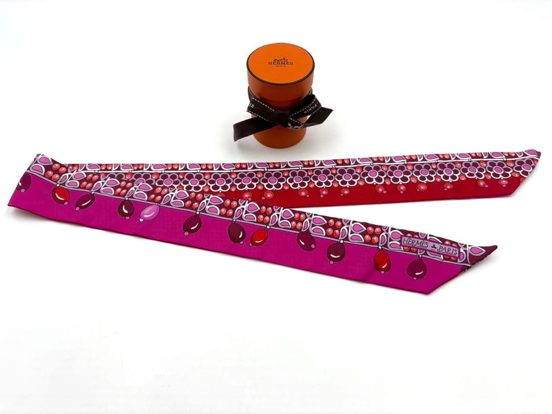 エルメス　マハラジャの装身具　デタイユツイリー シルク スカーフバッグ小物 箱付