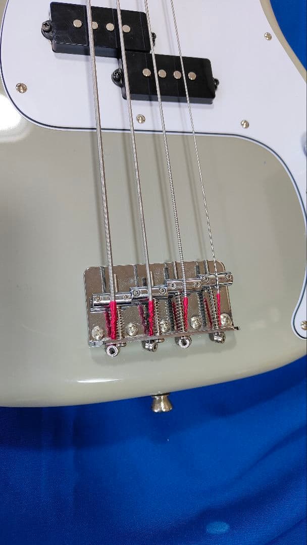 プレイテックグレー エレキベース アルダー材