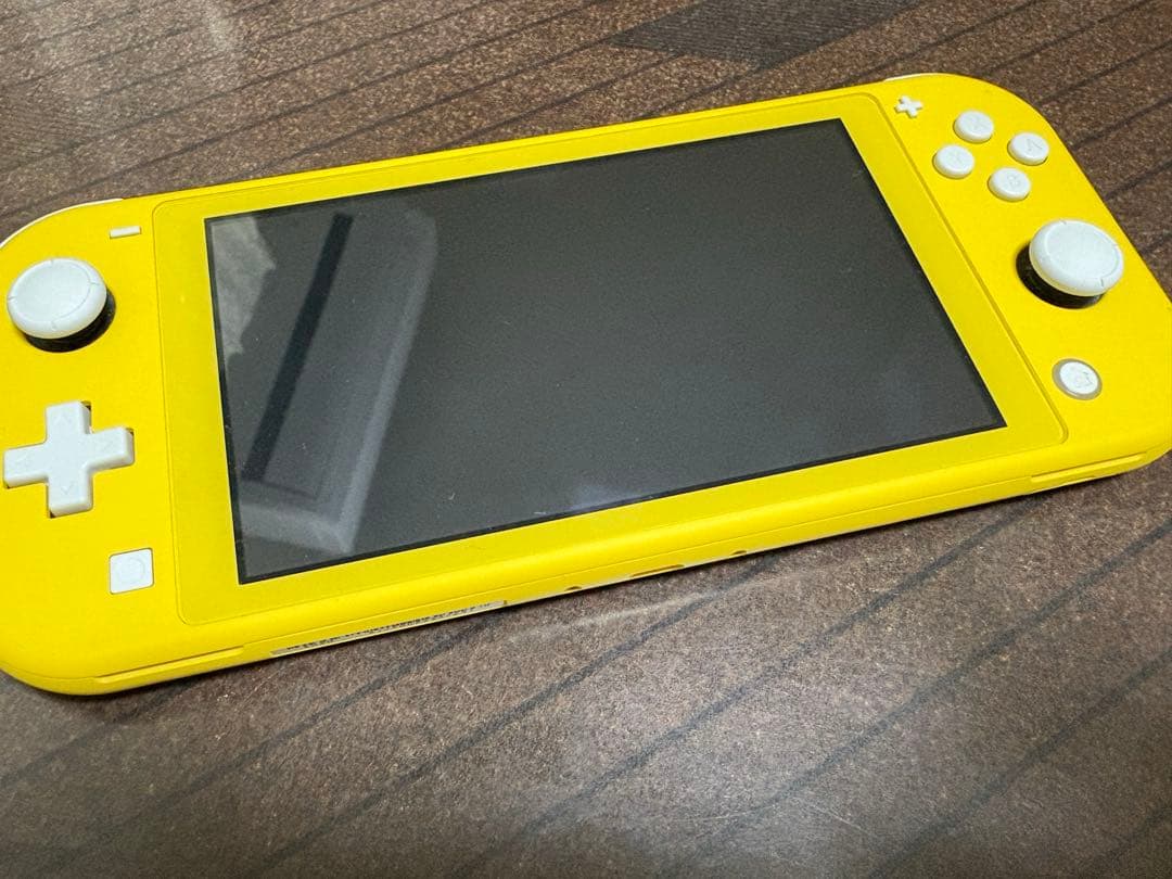 Nintendo Switch Lite イエロー 充電器あり ハードカバー付き
