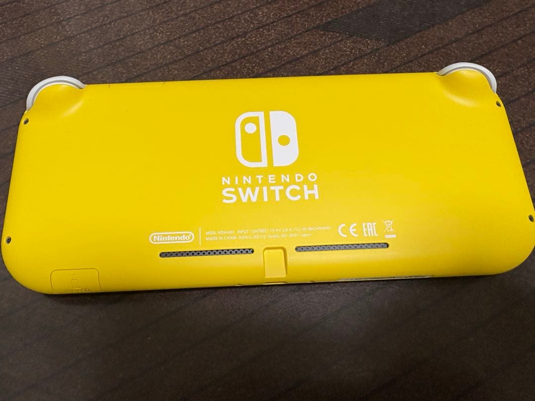 Nintendo Switch Lite イエロー 充電器あり ハードカバー付き