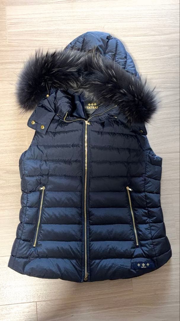 タトラス TATRAS ファー付き ダウンベスト ダウン ネイビー
