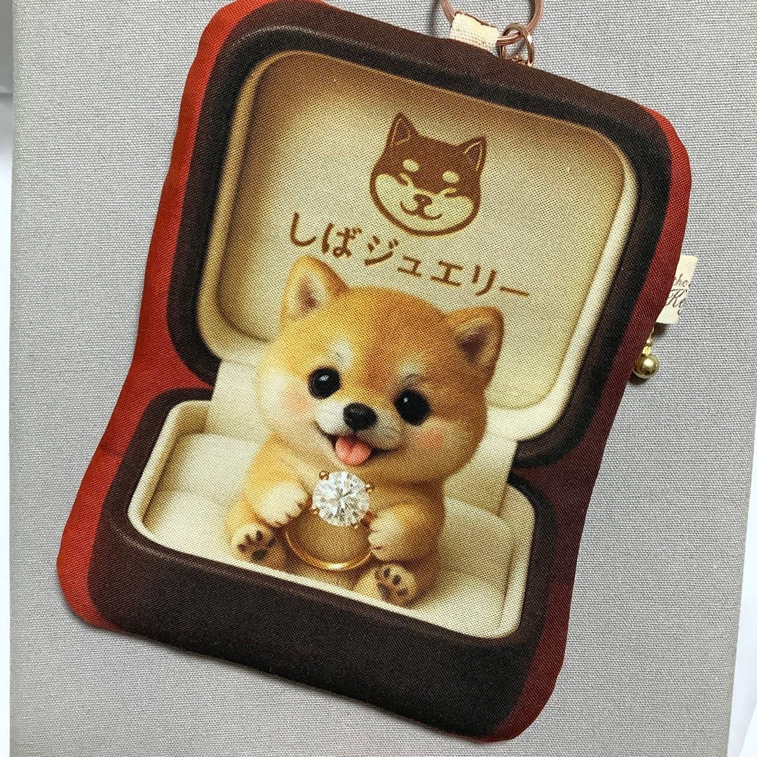 ハンドメイド　フラットポーチ　マスコットポーチ　パネル生地　ポメラニアン