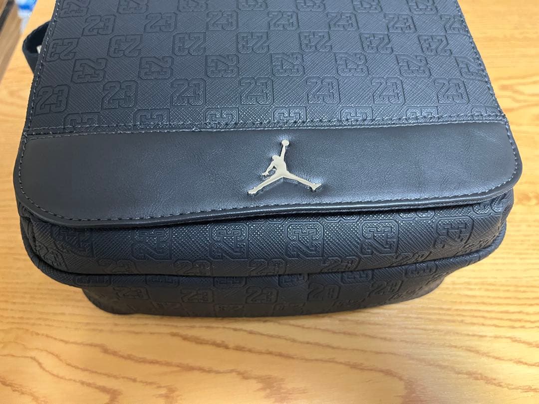 【新品未使用】ジョーダン　モノグラムメッセンジャーバッグ　MA9085-G0T