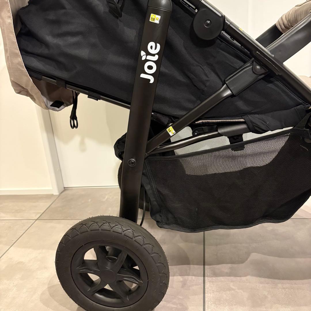 Joie ライトトラックス3 DLX 2024年新モデル　ムーンロック　ベージュ