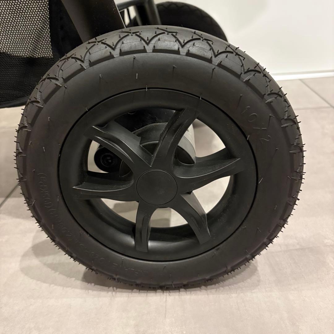 Joie ライトトラックス3 DLX 2024年新モデル　ムーンロック　ベージュ