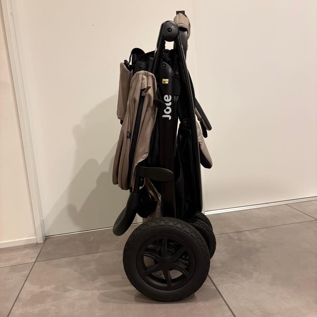 Joie ライトトラックス3 DLX 2024年新モデル　ムーンロック　ベージュ