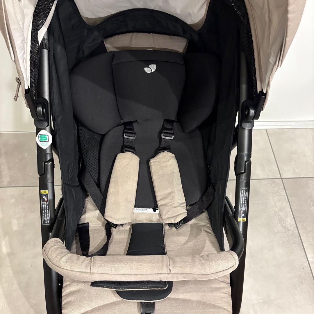 Joie ライトトラックス3 DLX 2024年新モデル　ムーンロック　ベージュ