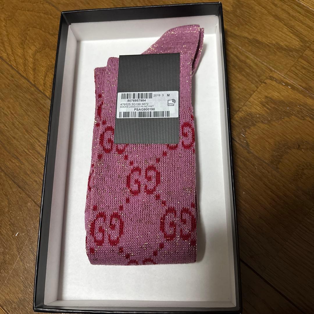GUCCI グッチ GGロゴ メタリックソックス ピンク