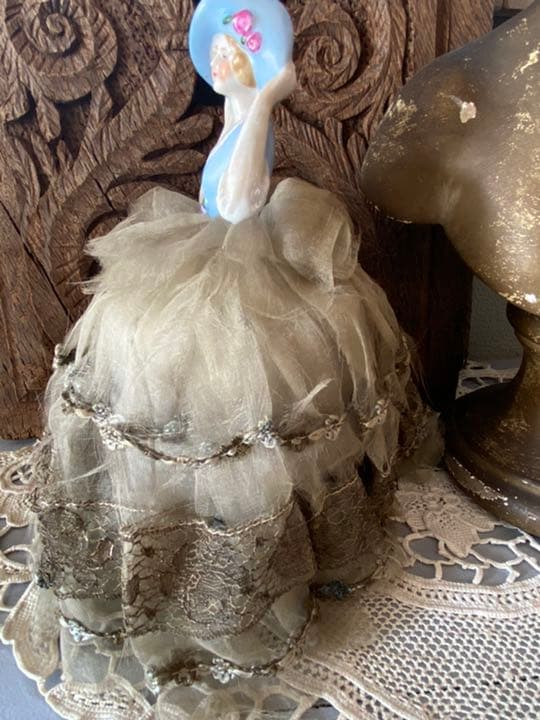 アンティークドール ポーセリンハーフドール ブドワールドール パウダーケース