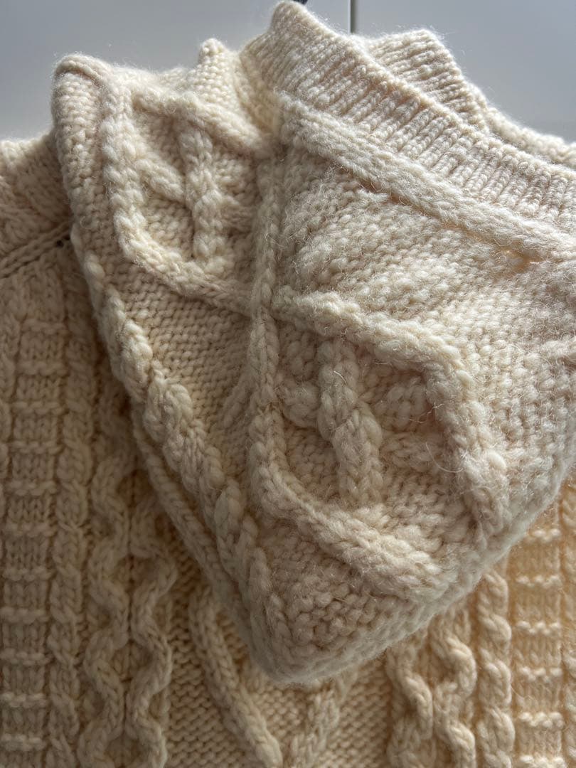 新品tao COMME des garçonsアイボリー ケーブル編みセーター