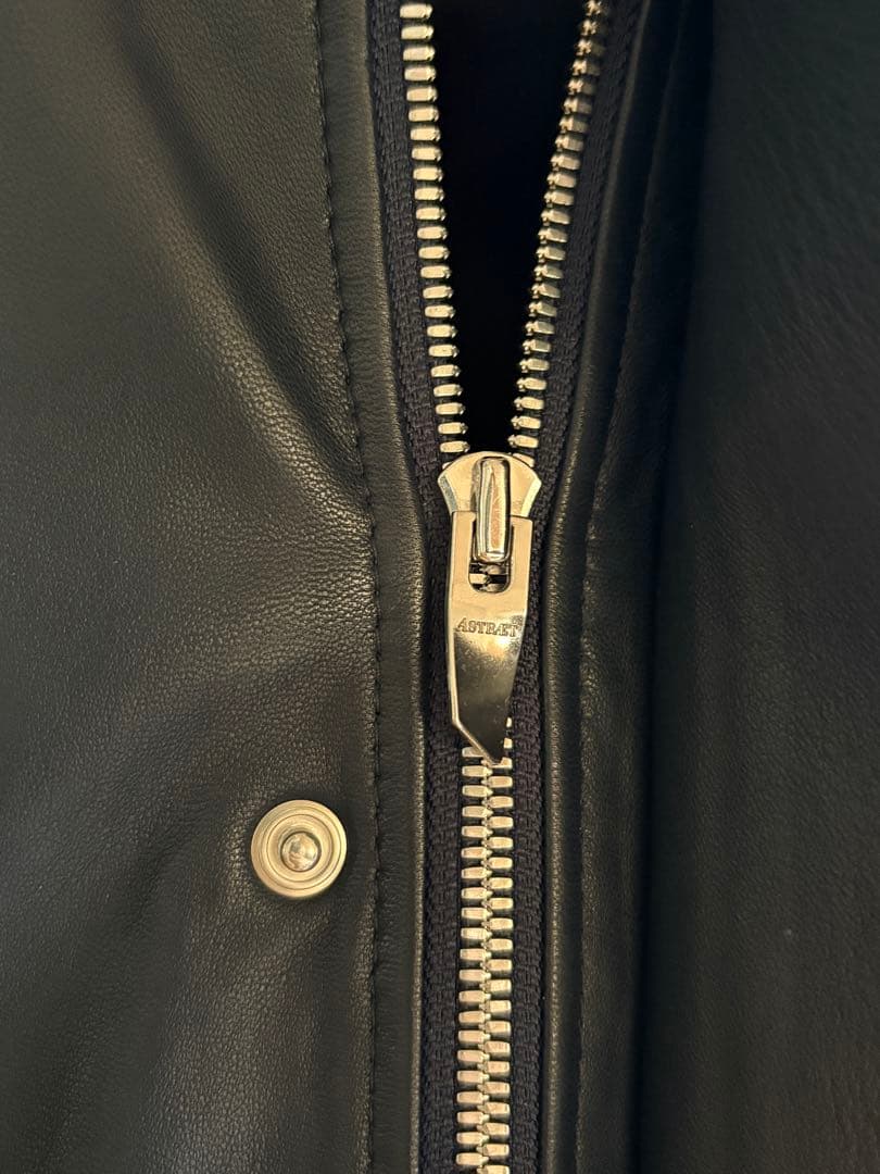 値下げ❗️ASTRÆT ネイビーレザーボンバージャケット