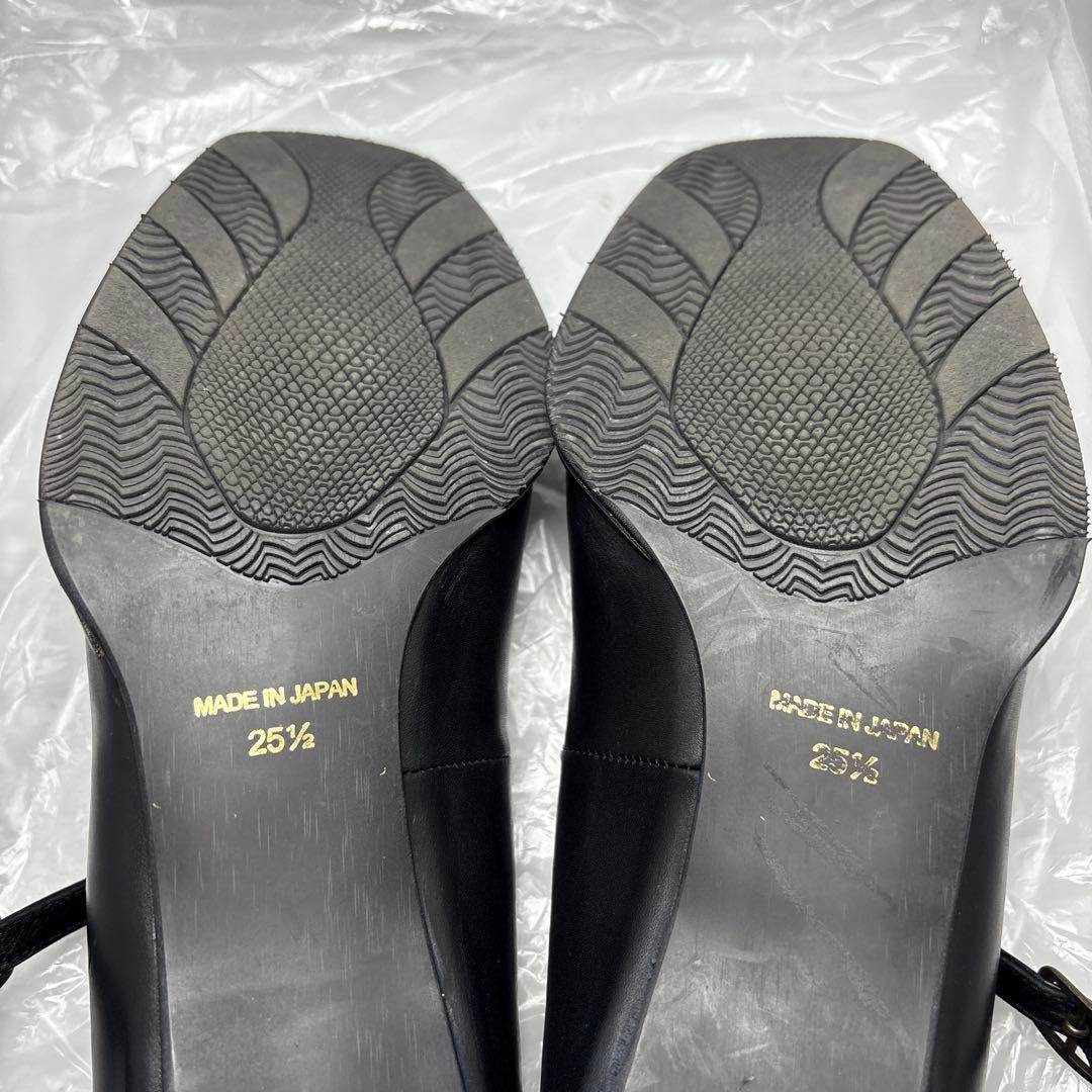 ZUCCOTTOクラシカル ストラップパンプス