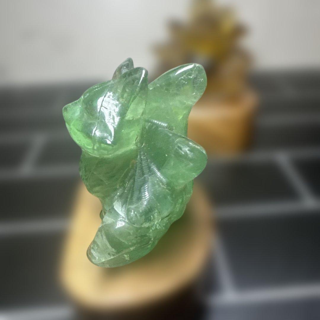 【高品質】フローライト 九尾狐 彫刻 台座付き 天然石