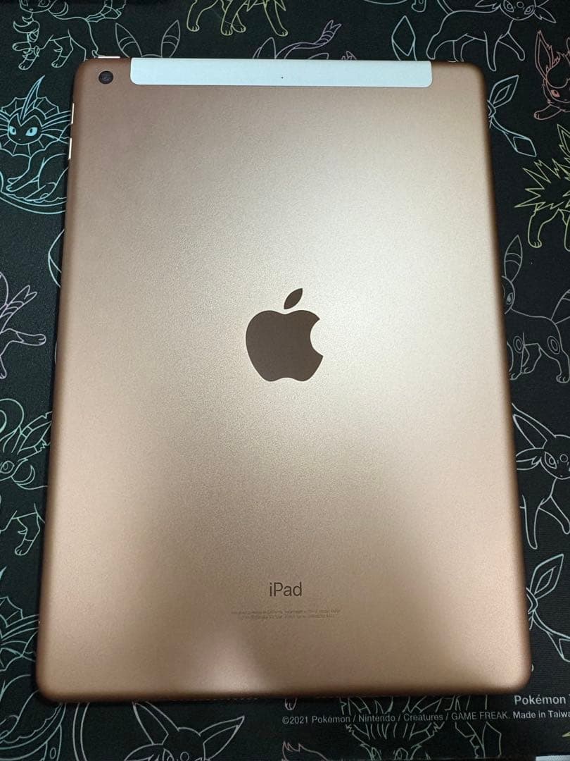 iPad 第6世代 ゴールド 32GB ケース付き