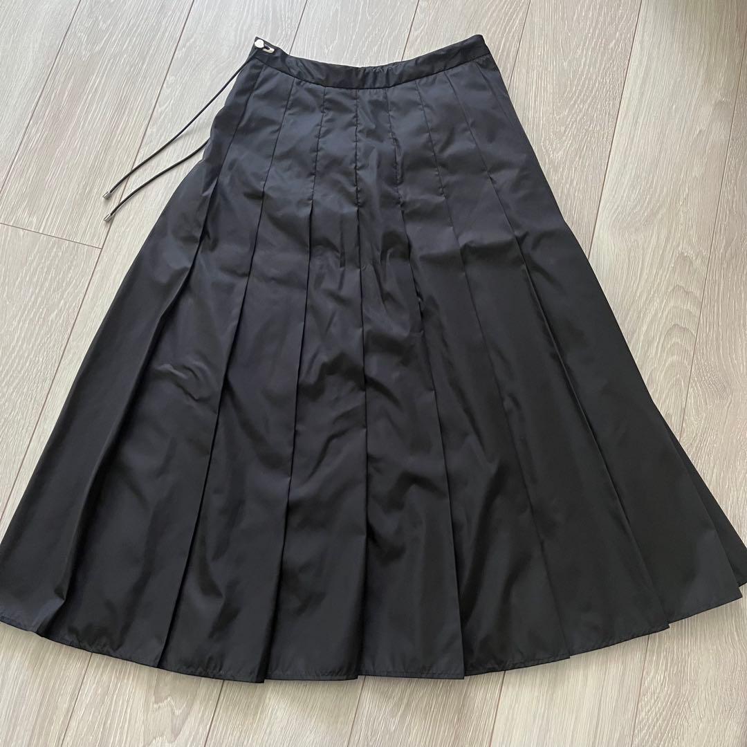 モンクレール　プリーツスカート
