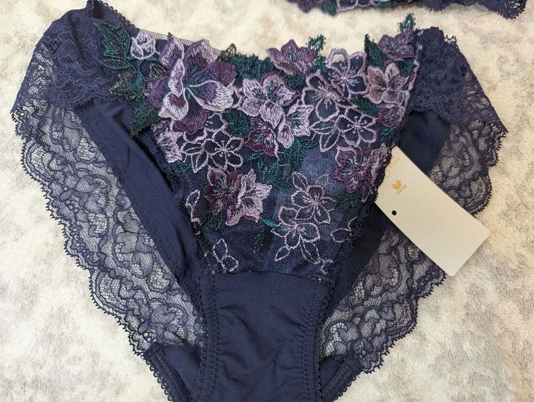 ワコール　Trefle　下着D75