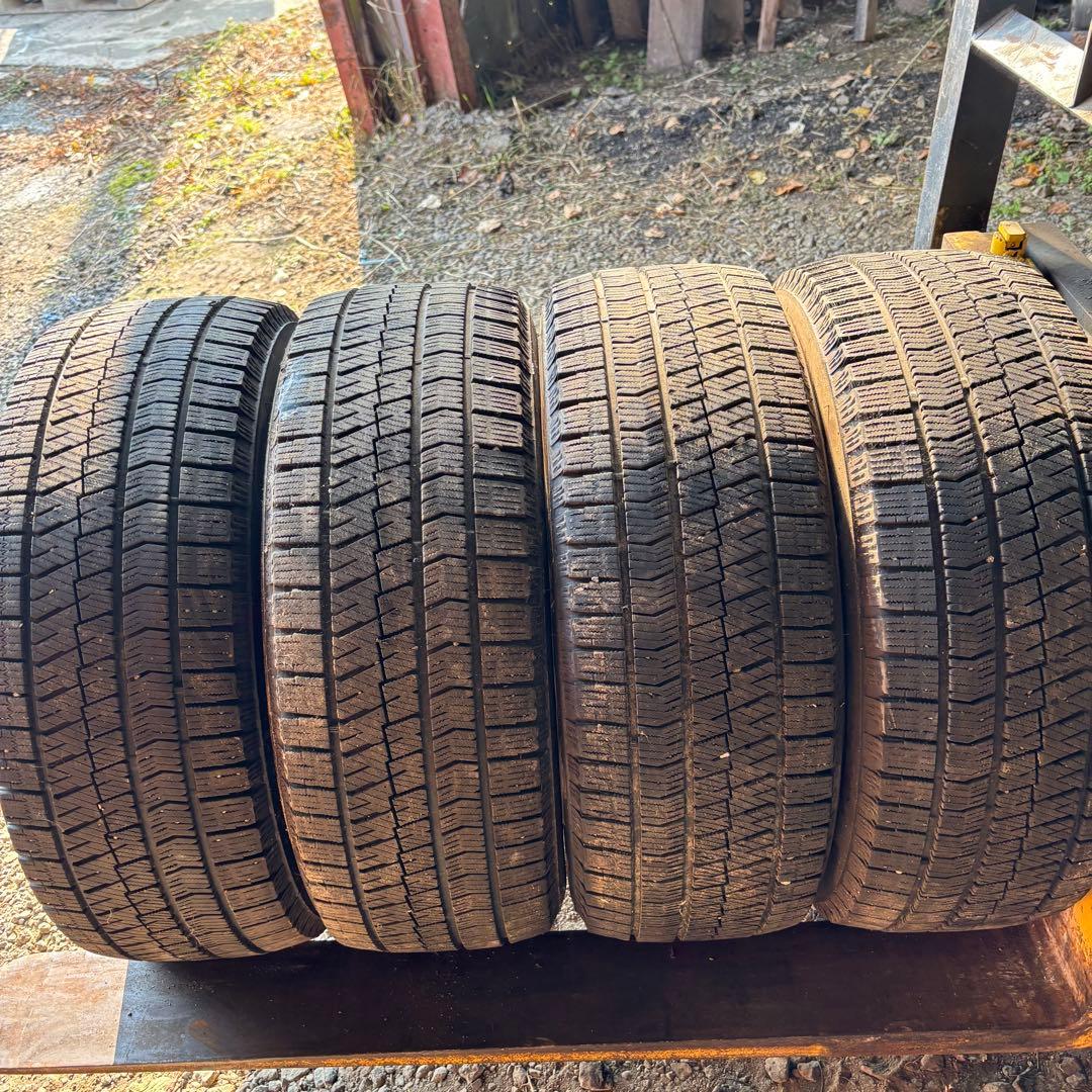 17インチ スタッドレスタイヤ 4本セット　中古品