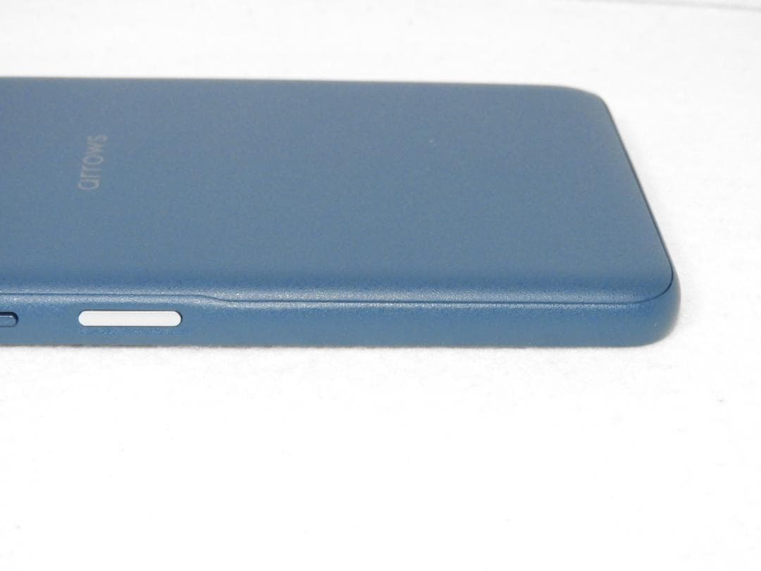 良品 FCNT arrows We2 F-52E ネイビーグリーン SIMフリー