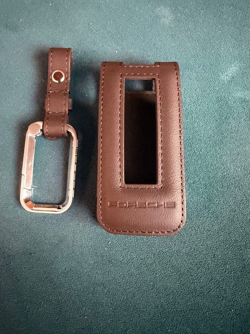 【美品】ポルシェ（PORSCHE）純正品 レザー製 キーケース