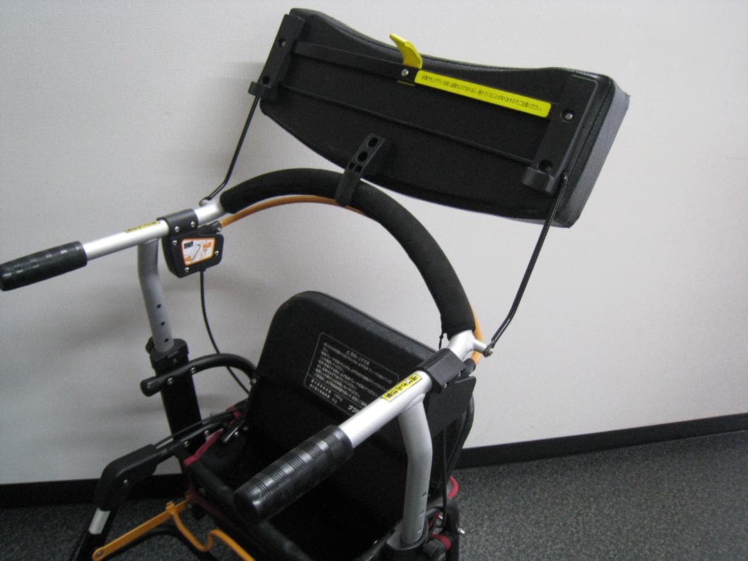 【送料無料】前腕支持型歩行車 REHAMO(リハモ) ナブテスコ ②