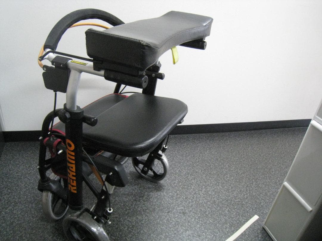 【送料無料】前腕支持型歩行車 REHAMO(リハモ) ナブテスコ ②