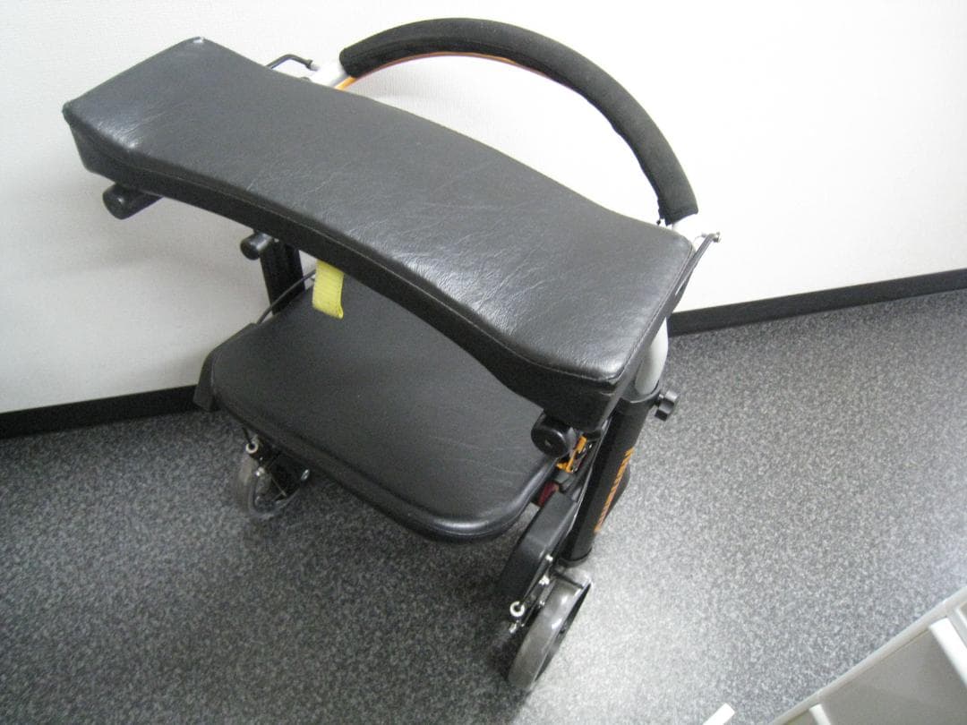 【送料無料】前腕支持型歩行車 REHAMO(リハモ) ナブテスコ ②