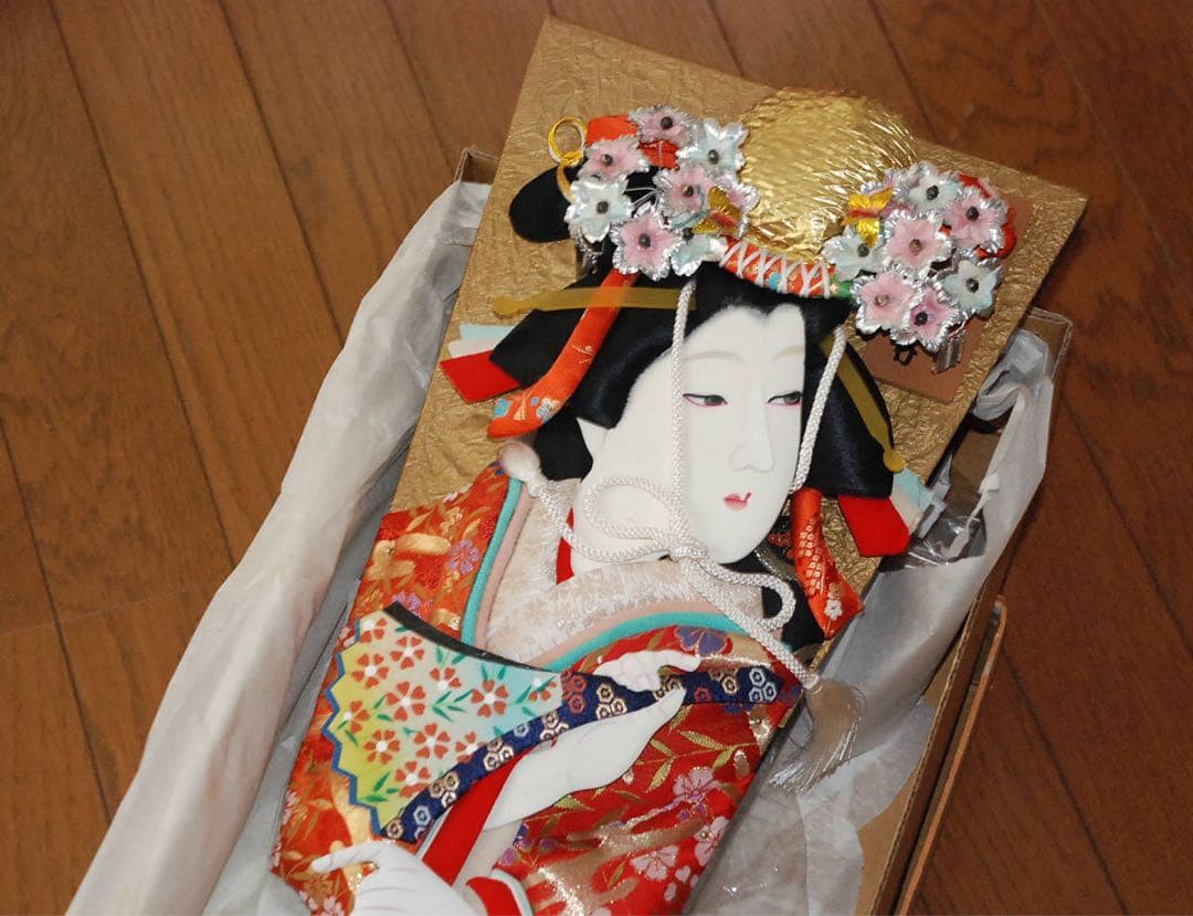 極上帯地正絹小町 押絵 /20号 手作り 押絵羽子板飾り「道成寺 正風作」 展示