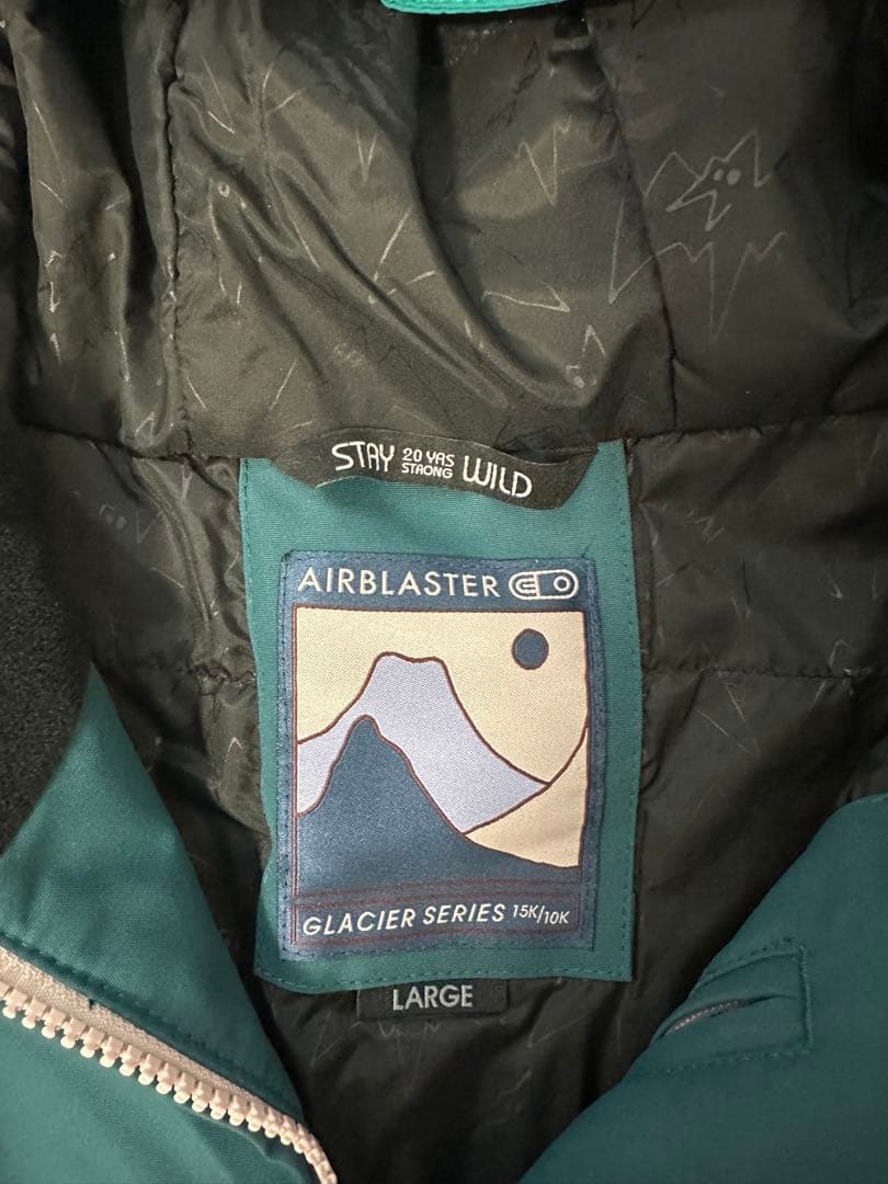 AIRBLASTERスノーボードウェア　ジャケット（女性用）