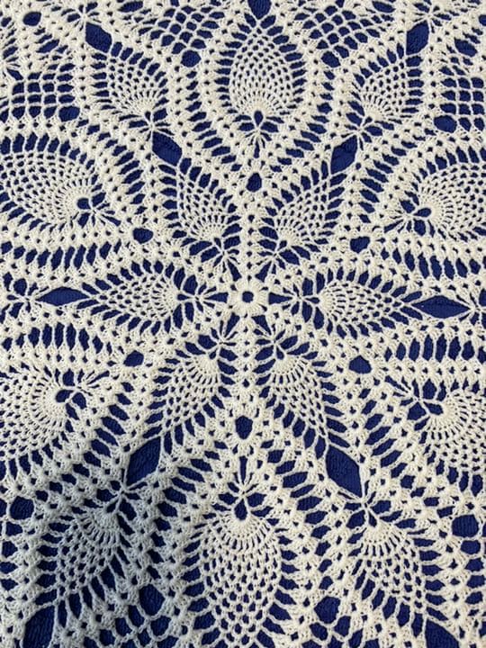 ★レース編み(かぎ針編み)   【テーブルクロス】②《ハンドメイド》