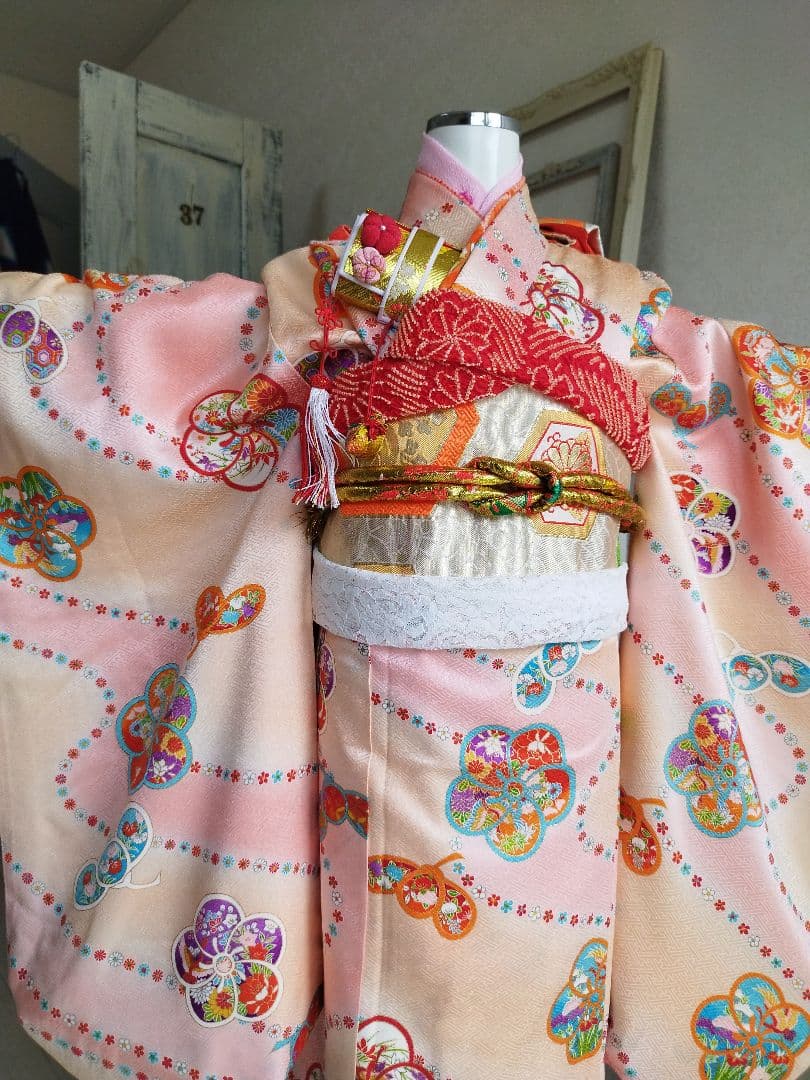 アンティーク　ベビーピンク系着物単品