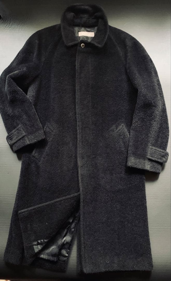 AGNONA 繊維の宝石　極上のアルパカ製バルマカーンコート　￥30万程　伊製