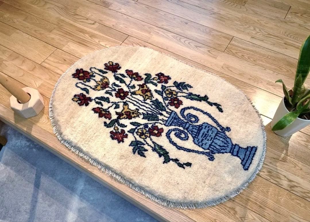 【キャンペーン】ペルシャ　ギャッベ　小判型　92×62　アイボリー　花瓶　花