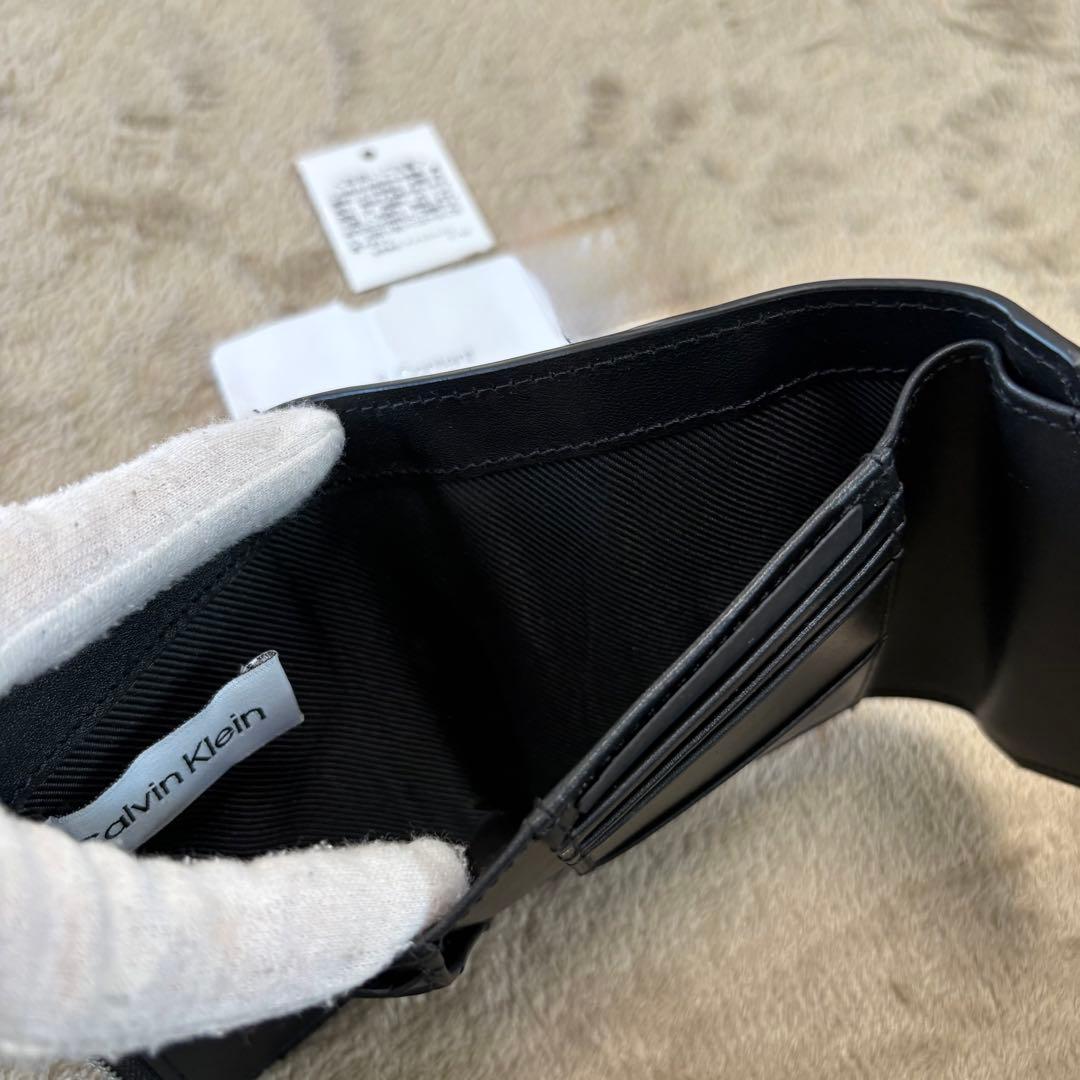 【新品】  レザーエンボス エンベロープ ウォレット