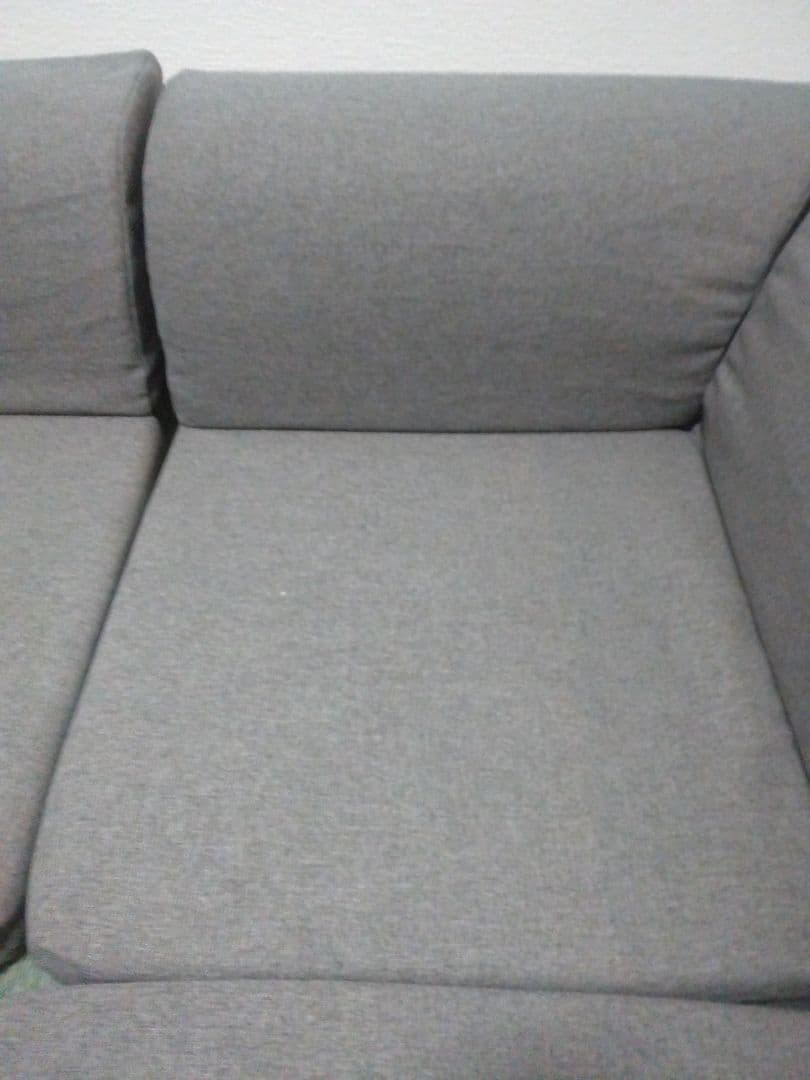 グレーのモジュラーソファ