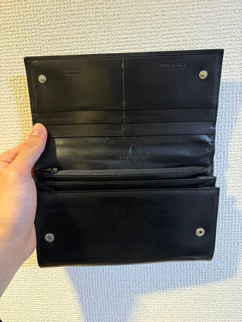 prada 財布