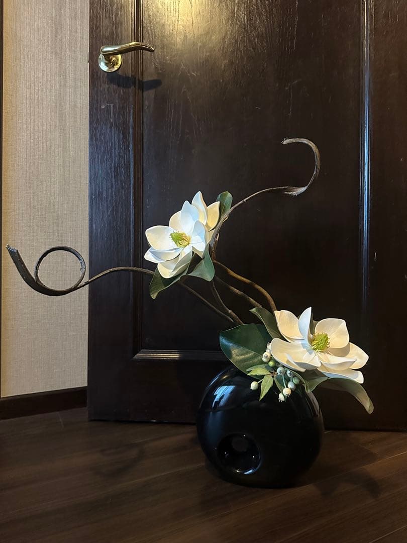 エミリオロバ　ホワイトマグノリアのアートフラワーアレンジメント造花　創作