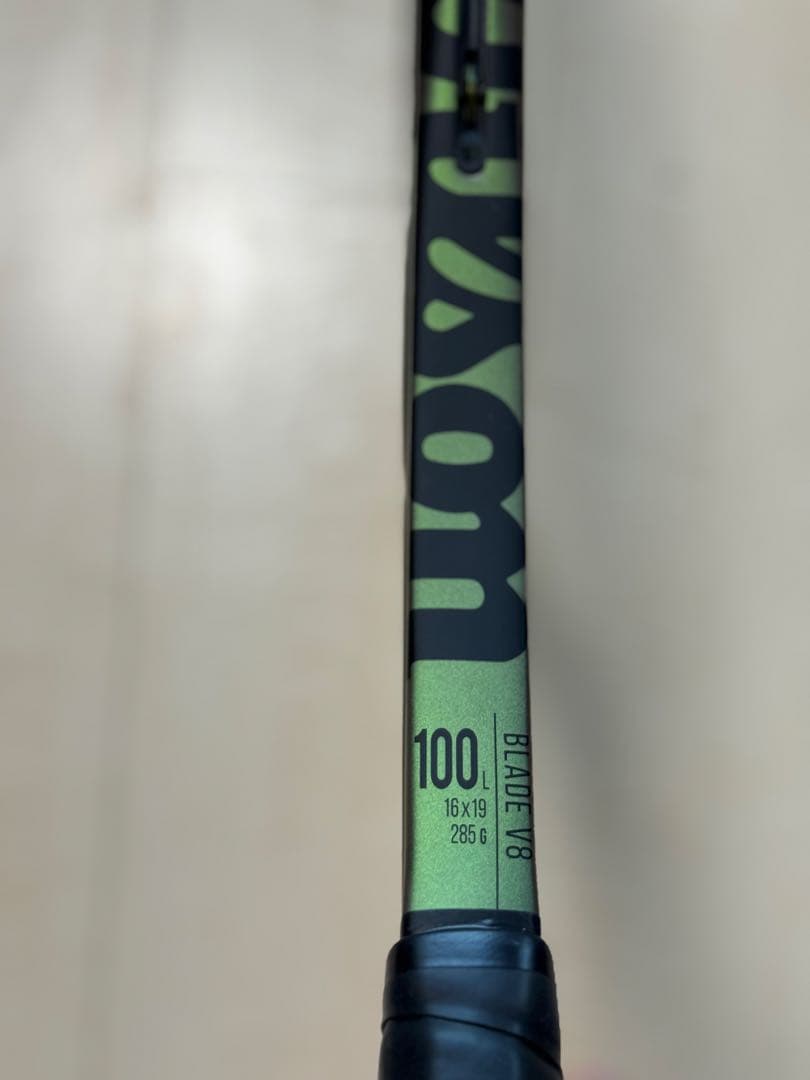 Wilson Blade V8 100L 285g テニスラケット