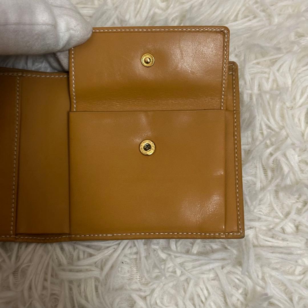 グッチ 二つ折り財布 GG柄 PVC レザー ベージュ コンパクト ゴールドロゴ