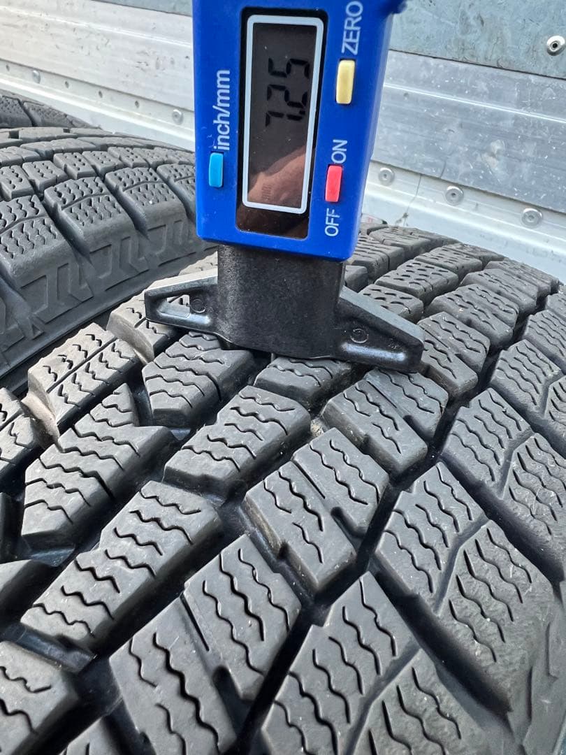 ダンロップスタッドレス145／80R13 75Q深溝