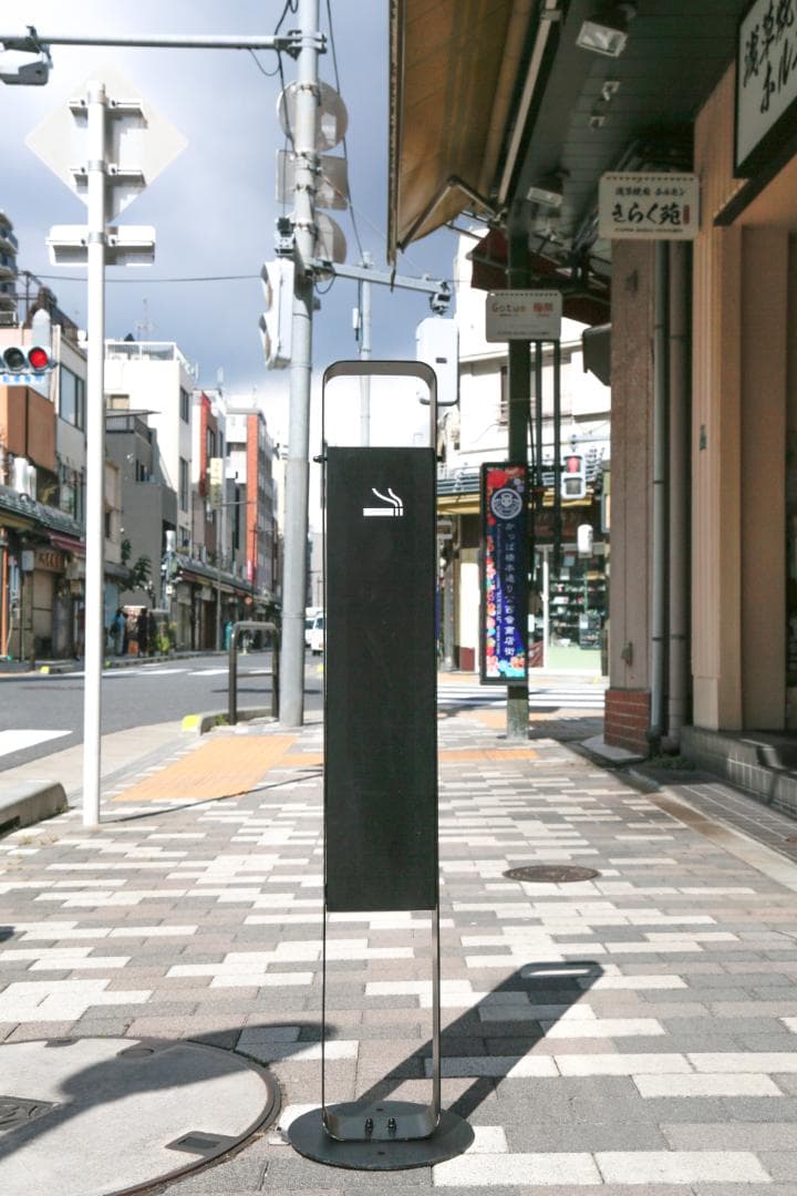 ☆値下げ、訳あり☆ オシャレ！スタンド 灰皿 角型 ブラック 大容量