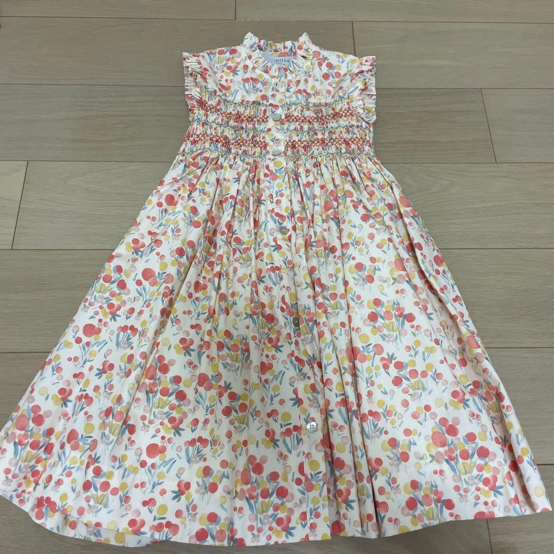 アマイアキッズ　ワンピース　8y 新品未使用品