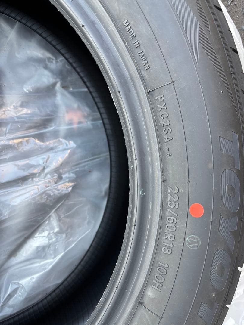 No. ① 40系アルファード 純正タイヤ 2本セット　225/60R18