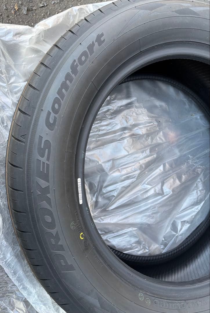 No. ① 40系アルファード 純正タイヤ 2本セット　225/60R18