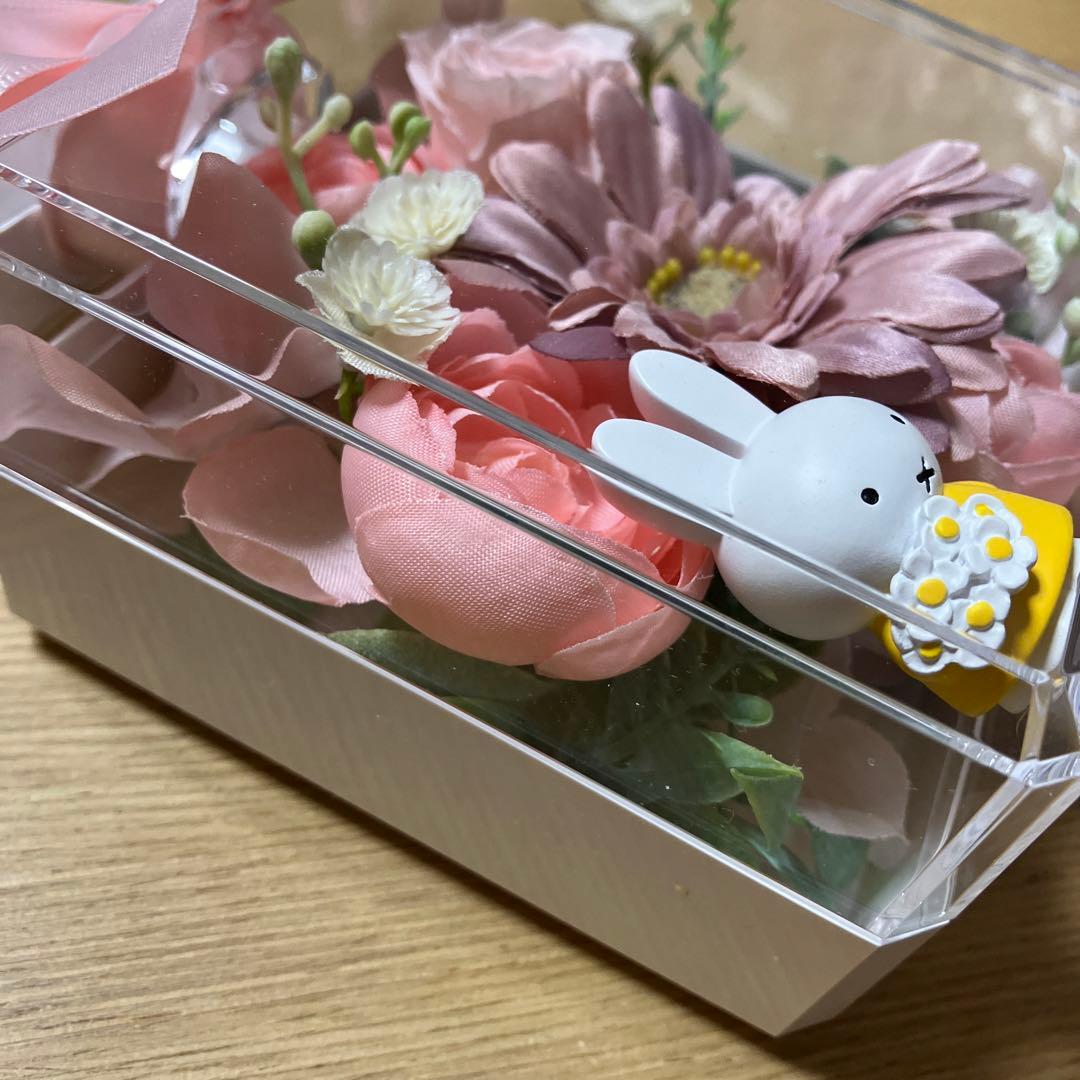 フラワーミッフィー　福袋限定　フラワーアレンジメント　香水瓶　置物　ピンク