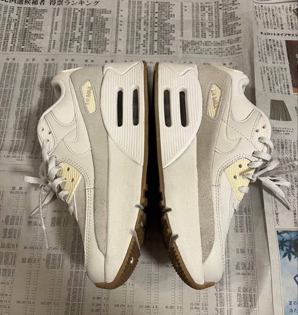 ナイキ エア マックス 90 LV8 ウィメンズシューズ アイボリー　23.5