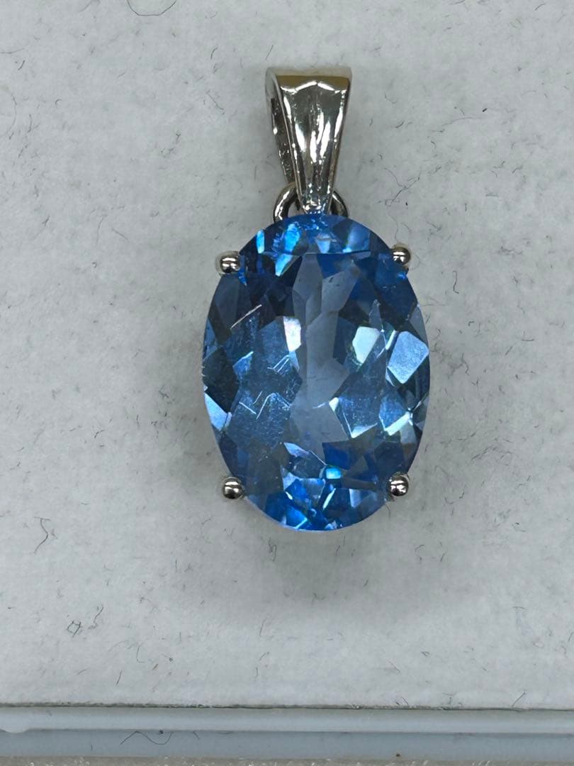 スイスブルートパーズ　シルバーメッキ　ペンダント　トップ　チャーム