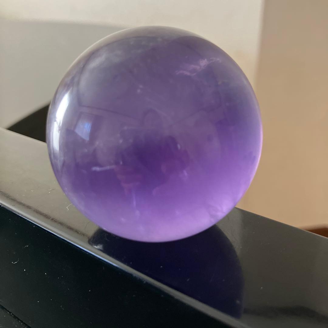 L Lさま専用菫色！フローライト　スフィア　天然石置物　E137