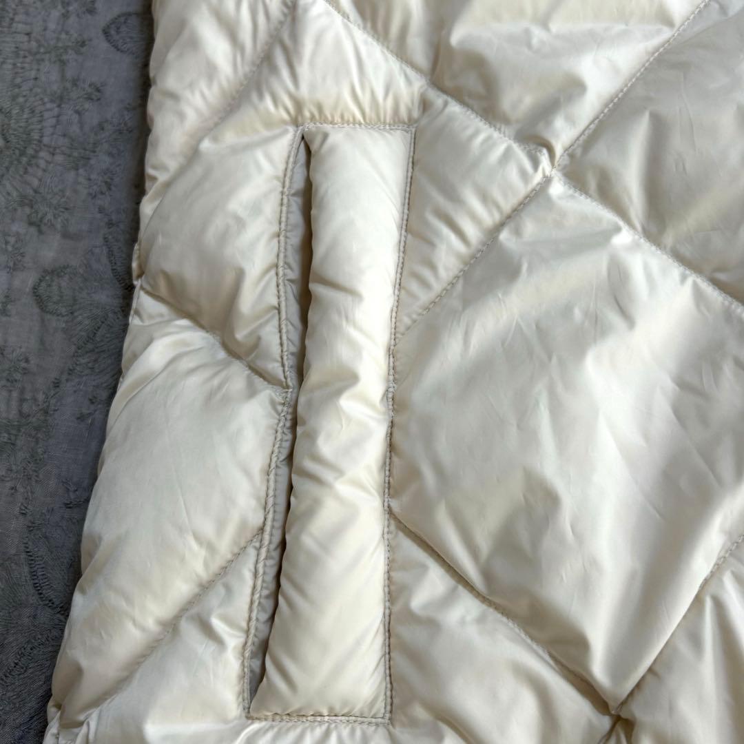 【みかりん】美品WEEKEND MaxMara フード付きダウンベスト