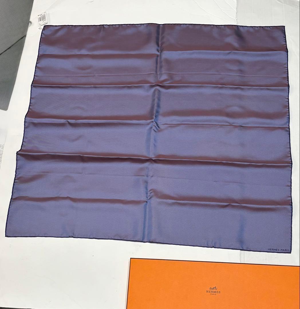 新品タグ付☆エルメス　カレ70 ロゴ　玉虫カラー　無地　スカーフ　美品未使用
