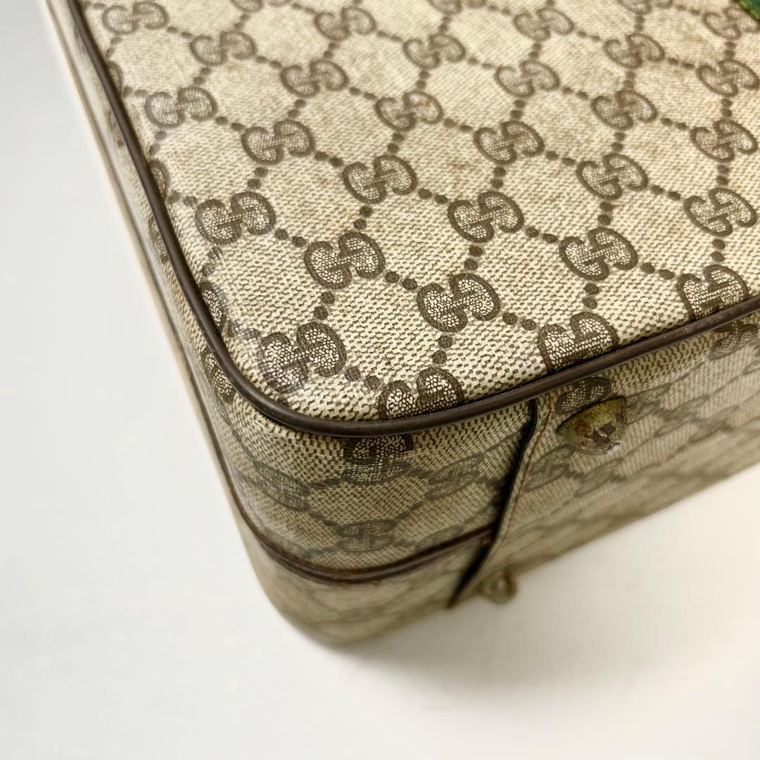 グッチ　オリベッティ　タイプライター